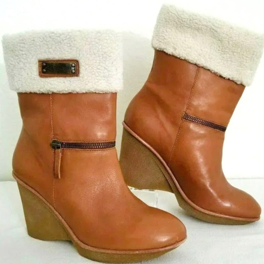B. MAKOWSKY Camel Leather/Sheepskin ANKLE BOOTS